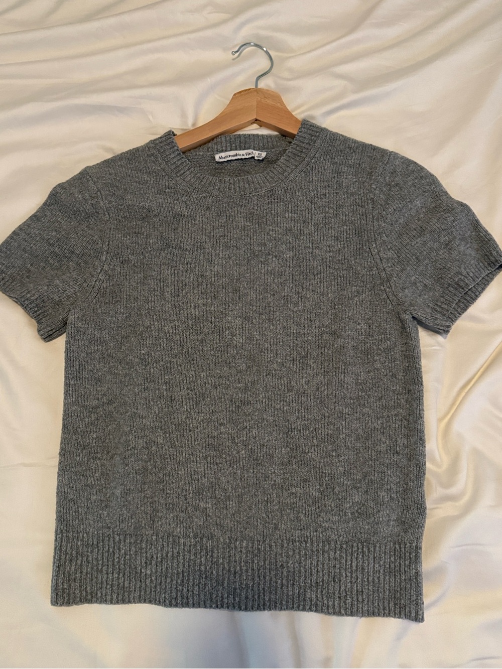 Abercrombie & Fitch Gray Knit Crewneck Sweater Tee